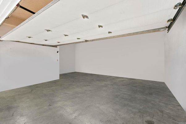 Empty room, Garage, Interior