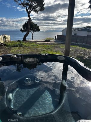 Exterior, Hot Tub, Water