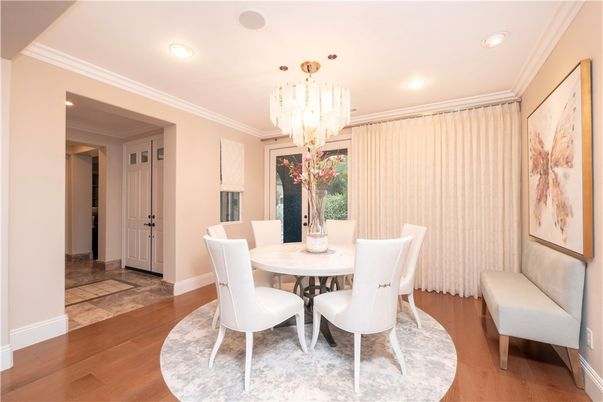 Chandelier, Dining room, Interior, Recessed Lighting, Wood Texture Flooring