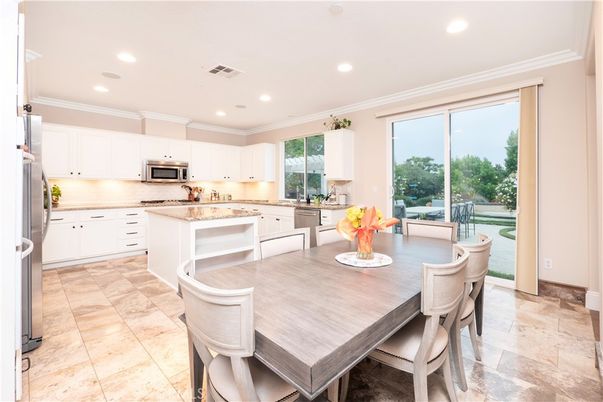 Dining room, Interior, Kitchen, Recessed Lighting, Stainless Steel Appliances
