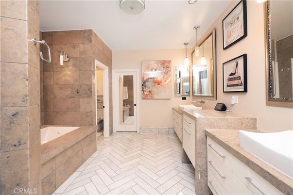 Bathroom, Dual Sink Vanities, Interior, Pendant Lights