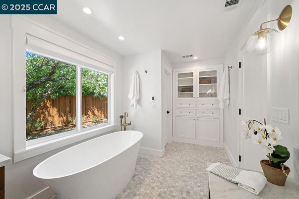Bathroom, Free Standing Baths, Interior, Recessed Lighting