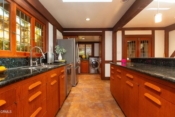 Interior, Kitchen, Recessed Lighting, Washer