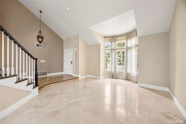 Empty room, Interior, Pendant Lights