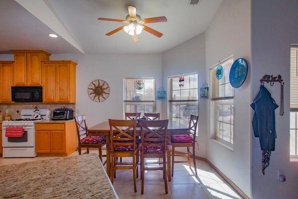 Dining room, Interior, Kitchen, Recessed Lighting