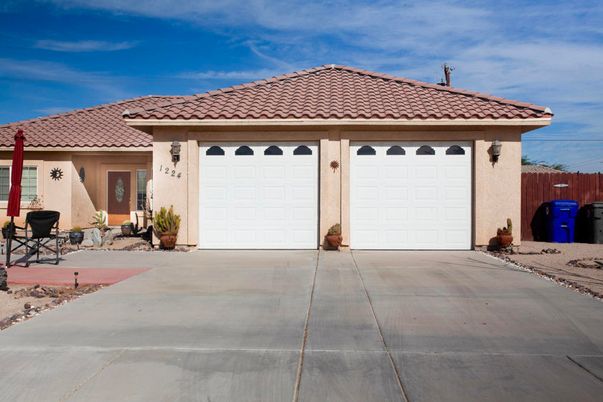 Detached Garage, Exterior