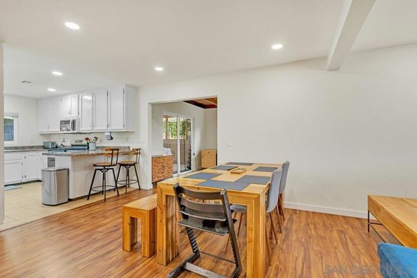 Dining room, Interior, Kitchen, Recessed Lighting, Wood Texture Flooring