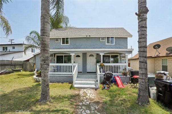 Backyard, Exterior, Facade, American Foursquare
