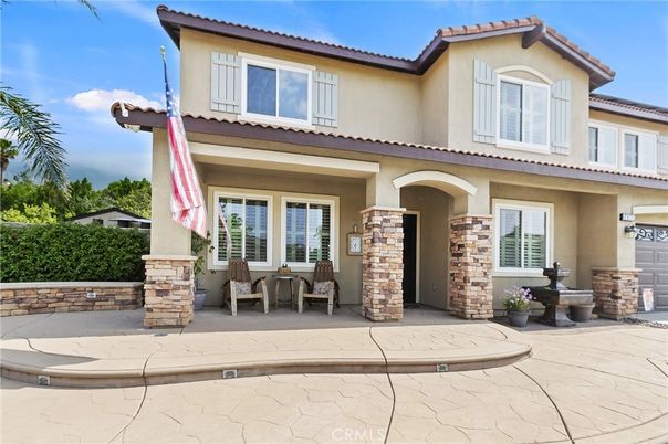 Attached, Exterior, Facade, Mediterranean