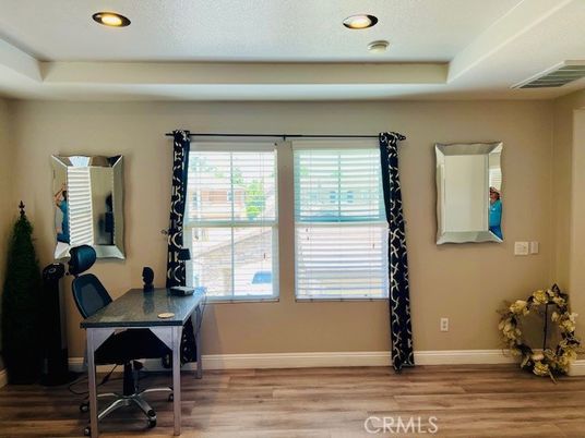 Home Office, Interior, Recessed Lighting, Wood Texture Flooring