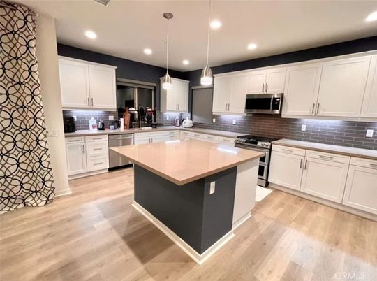 Interior, Kitchen, Pendant Lights, Recessed Lighting, Wood Texture Flooring