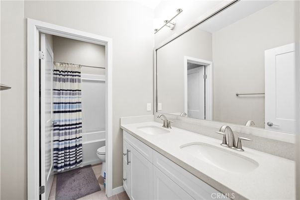 Bathroom, Dual Sink Vanities, Interior