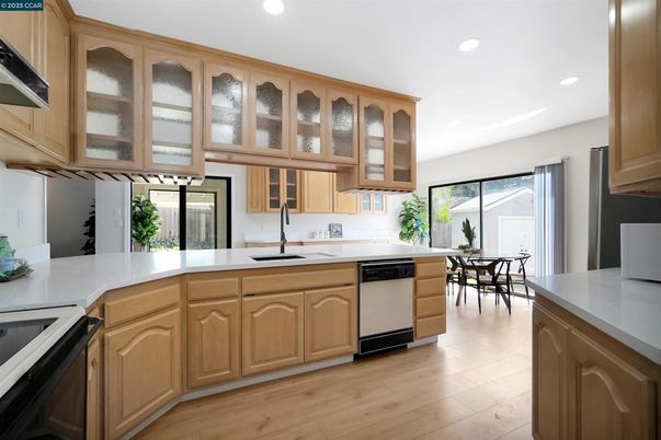 Dining room, Interior, Kitchen, Recessed Lighting, Wood Texture Flooring