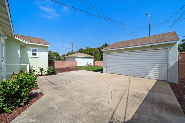 Detached Garage, Exterior
