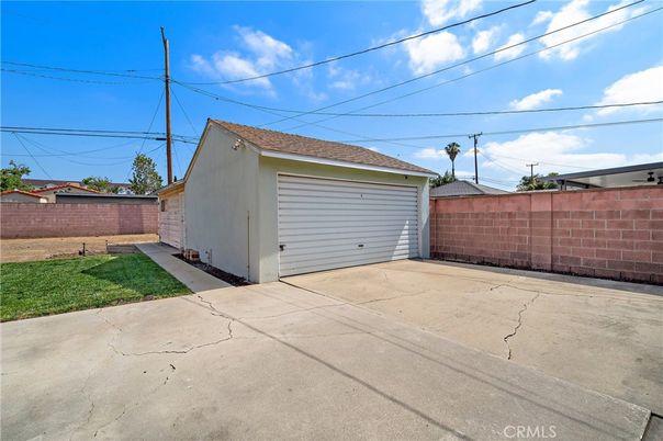 Detached Garage, Exterior
