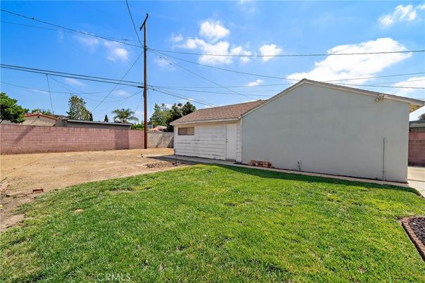 Backyard, Detached Garage, Exterior