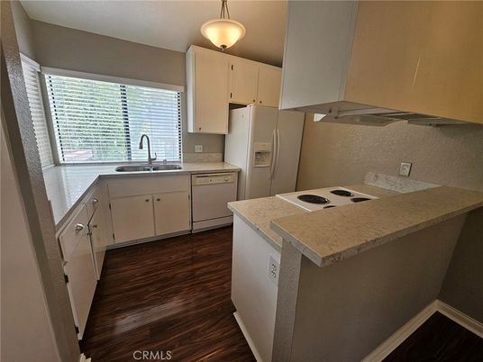 Interior, Kitchen, Pendant Lights, Wood Texture Flooring