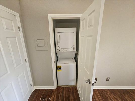 Interior, Utility Closets, Washer, Wood Texture Flooring