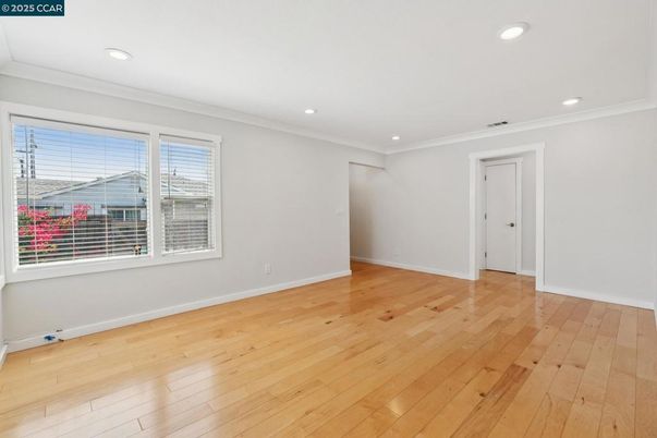 Empty room, Interior, Recessed Lighting, Wood Texture Flooring