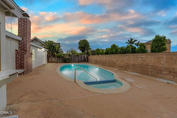 Exterior, Pool