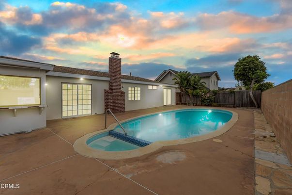 Exterior, Pool