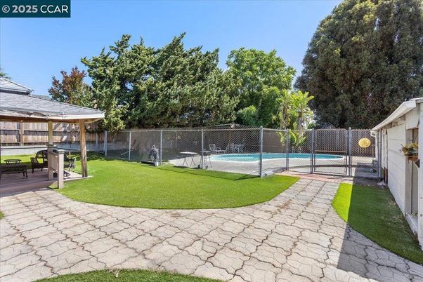 Backyard, Exterior, Pool