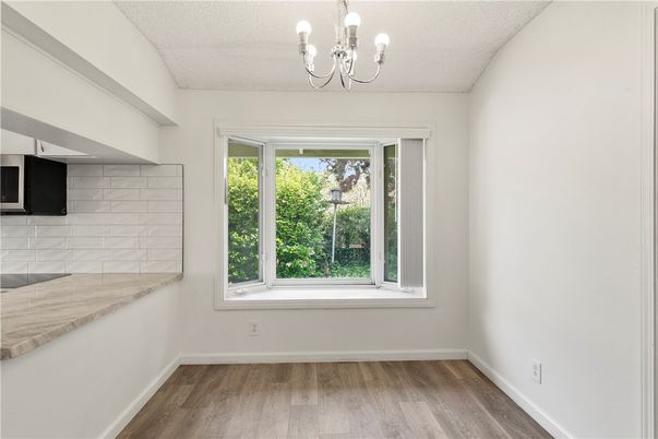 Chandelier, Empty room, Interior, Wood Texture Flooring