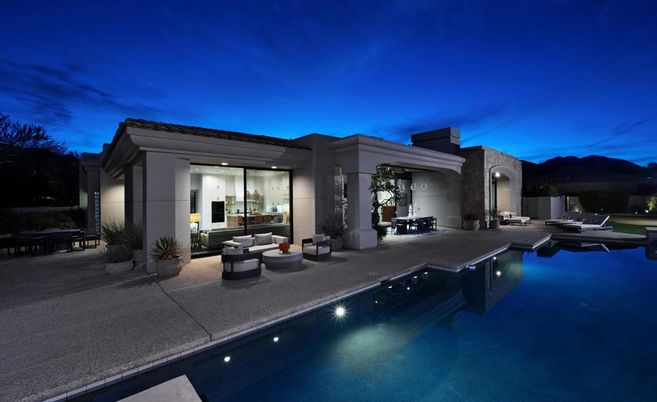 Exterior, Pool