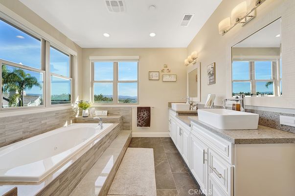 Bathroom, Dual Sink Vanities, Interior, Recessed Lighting, Water