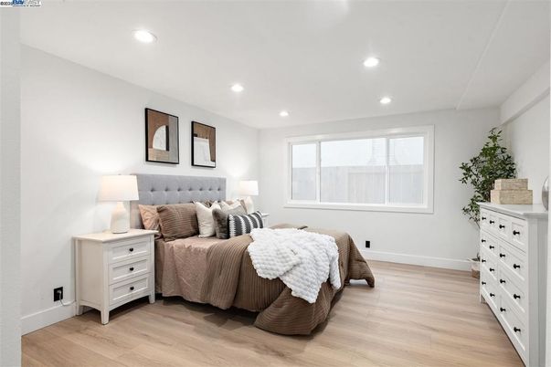 Bedroom, Interior, Recessed Lighting, Wood Texture Flooring