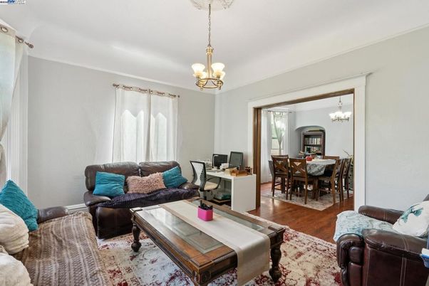 Chandelier, Dining room, Interior, Living room, Wood Texture Flooring