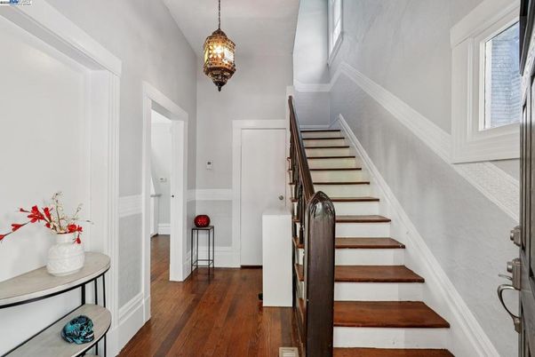 Interior, Pendant Lights, Wood Texture Flooring
