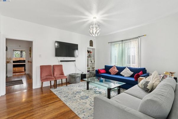 Interior, Living room, Pendant Lights, Wood Texture Flooring