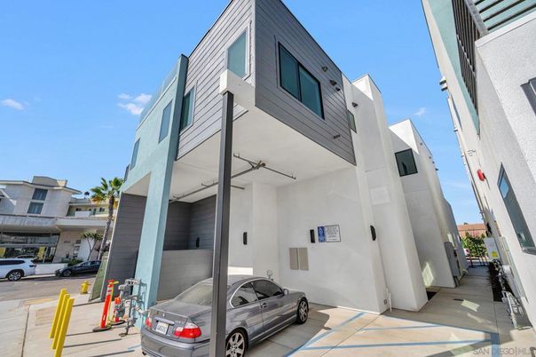 Exterior, Facade, None