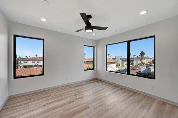 Empty room, Interior, Recessed Lighting, Wood Texture Flooring