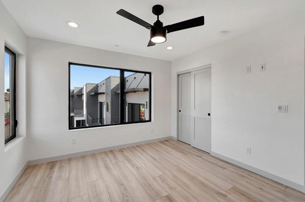Empty room, Interior, Recessed Lighting, Wood Texture Flooring