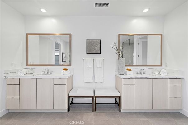 Bathroom, Dual Sink Vanities, Interior, Recessed Lighting