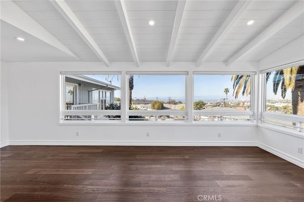 Empty room, Interior, Recessed Lighting, Water, Wood Texture Flooring