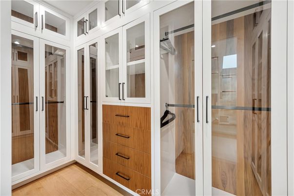 Interior, Walk-in Closets, Wood Texture Flooring