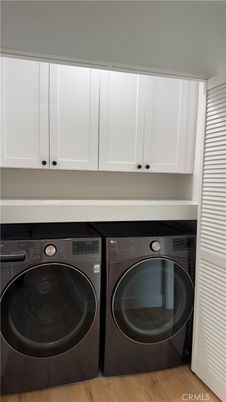 Interior, Utility Closets, Washer, Wood Texture Flooring