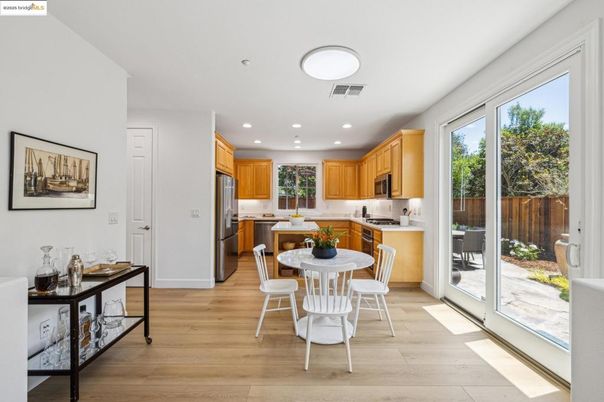 Dining room, Interior, Kitchen, Recessed Lighting, Wood Texture Flooring