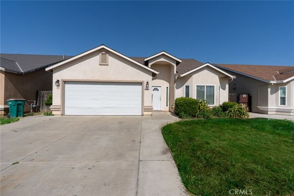 Attached, Exterior, Facade, Ranch