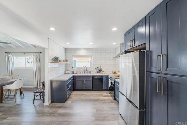Dining room, Interior, Kitchen, Recessed Lighting, Wood Texture Flooring