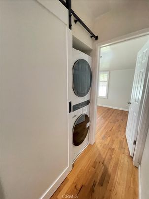 Interior, Utility Closets, Washer, Wood Texture Flooring