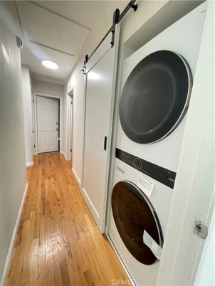 Interior, Utility Closets, Washer, Wood Texture Flooring