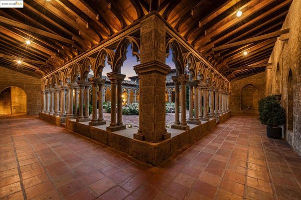 Exterior, Stone Walls, Wooden Beams