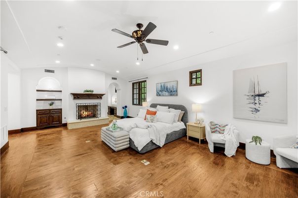 Bedroom, Fireplace, Interior, Recessed Lighting, Wood Texture Flooring