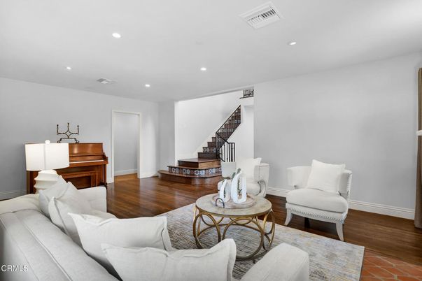 Interior, Living room, Piano, Recessed Lighting, Wood Texture Flooring