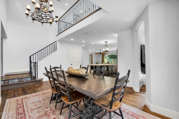 Chandelier, Dining room, Interior, Recessed Lighting, Wood Texture Flooring