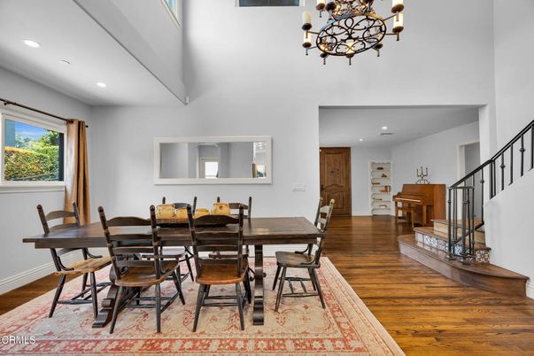 Chandelier, Dining room, Interior, Recessed Lighting, Wood Texture Flooring